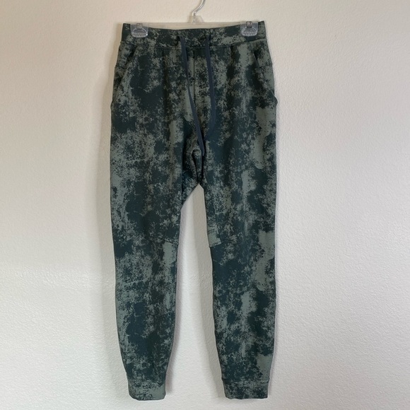 Lululemon City Sweat joggers men’s small green camo VGUC - Picture 1 of 6